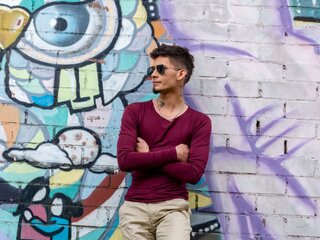 Adult shows KevinDuquet