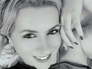 Shows hd MayraWhite
